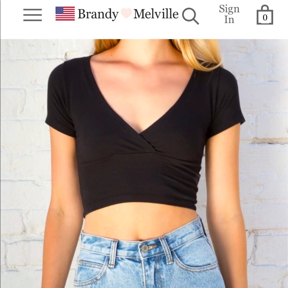 amara top by brandy Melville, black crop t-shirt!